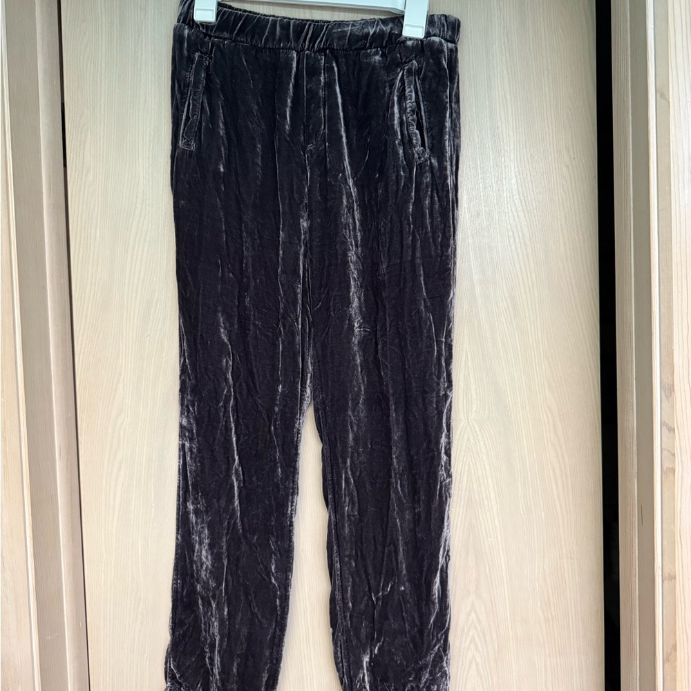 Cloth & Stone Black Velvet Joggers